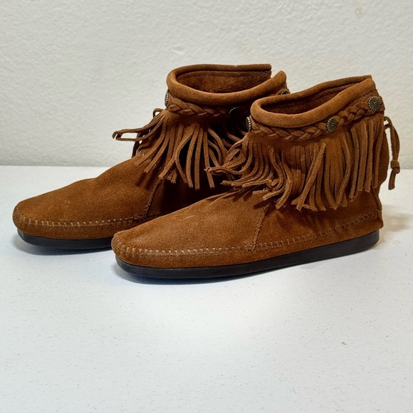 Minnetonka Brown Suede Fringed Zip Back Womens Moccasins Ankle Boots Size 8 292 - Picture 2 of 5